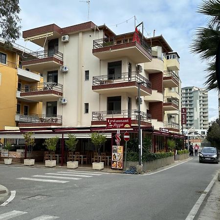 Hotel Dollari Kryemedhej Luaran gambar