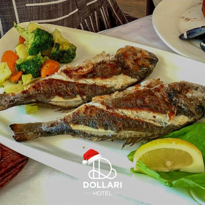 Hotel Dollari Kryemedhej Luaran gambar